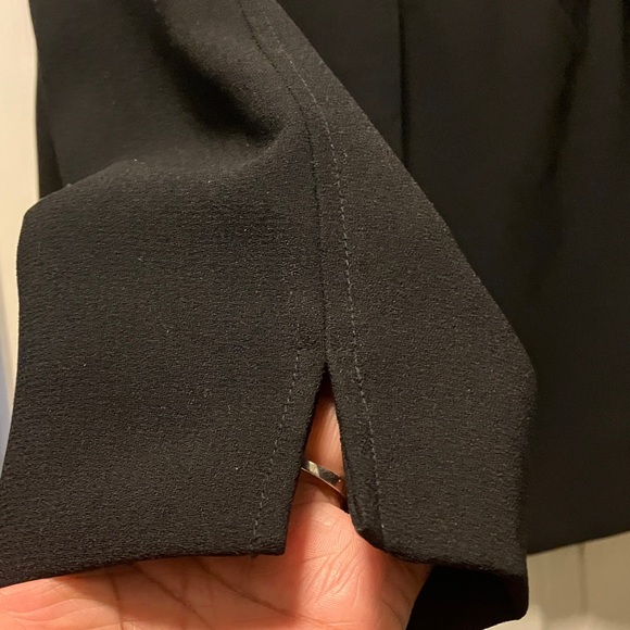 Women's Elegant Black Blazer - Picture 4 of 6